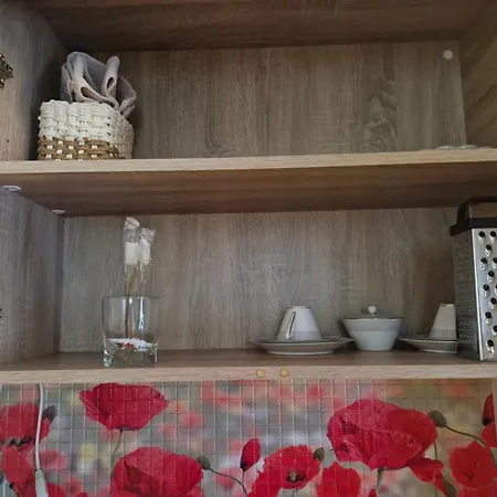 Ivory & Rose Lejlighed *